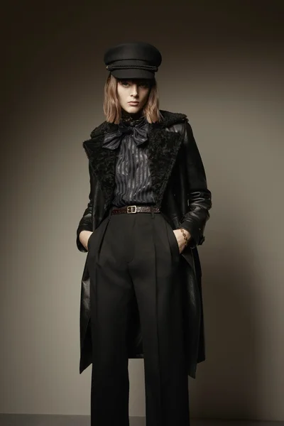 Look 10
